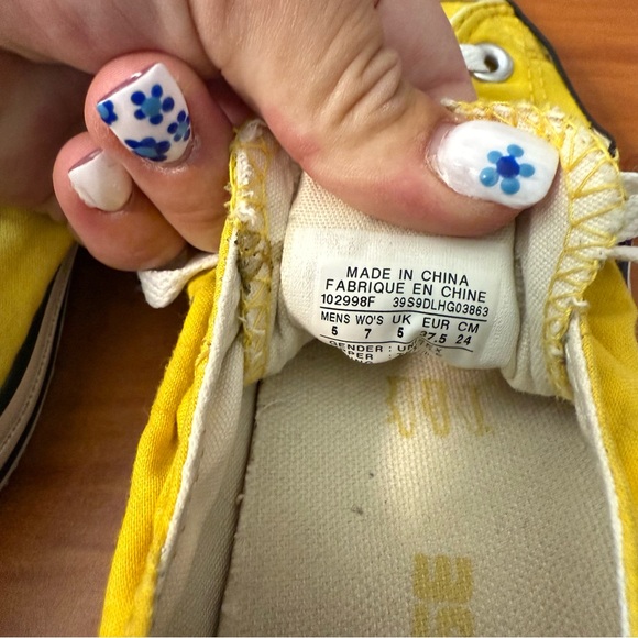 Chuck Taylor All Star OX Converse Low Top Sneaker Yellow White Lace Up Casual W7 - Picture 7 of 8